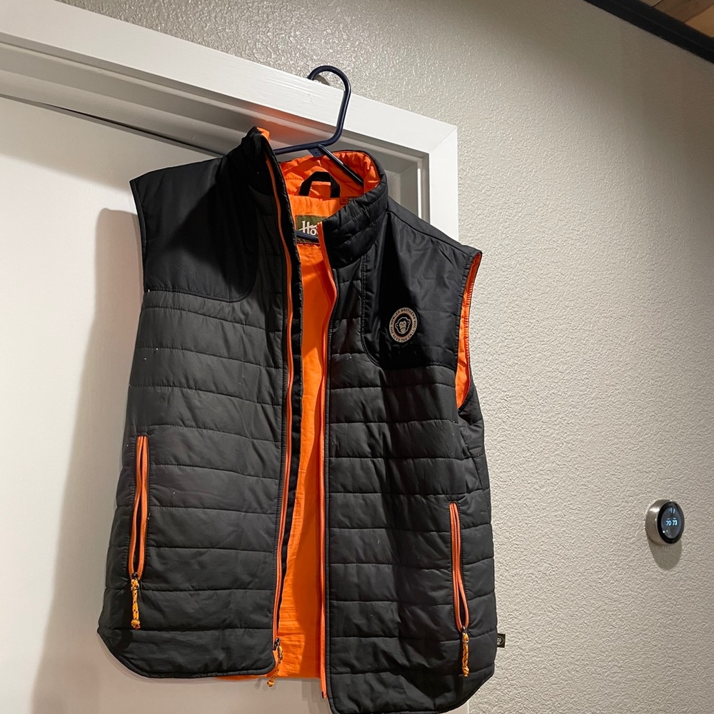Howler brothers vest